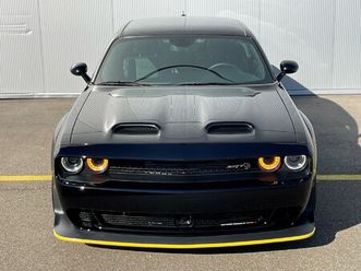 dodge-srt-hellcat-widebody-srt-black-in-black