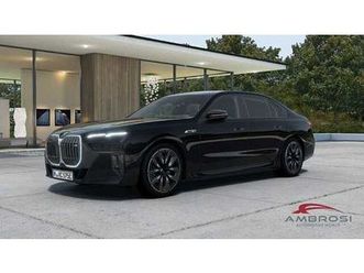 bmw i7 m70 nuova a viterbo