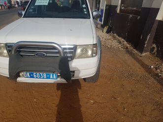 ford everest 2005 dakar
