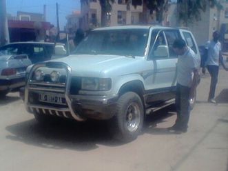 isuzu trooper 2000 dakar