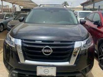 nissan pathfinder 2022 dakar