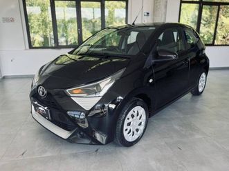 aygo 2ª serie 5p 1.0 x-cool m-mt 72cv