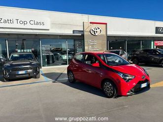 aygo 2ª serie aygo 1.0 vvt-i 72 cv 5 porte x-play mmt