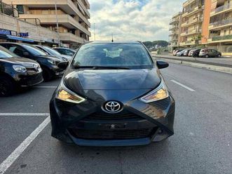 aygo connect 1.0 vvt-i 72cv 5 porte x-business plus car play navi kamera bluetooth cerchi 15
