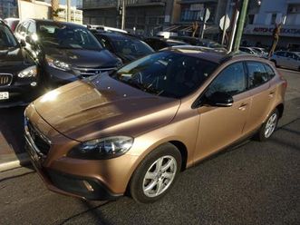 volvo v40 cross country momentum-d2 1.6 116 hp 2014