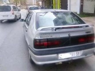 بيع سيارة رونو 19