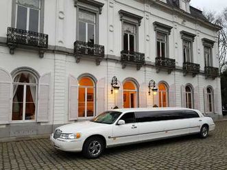 lincoln town car limousine