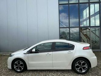 1-4-plug-in-hybrid-btw-leder-navi-cam