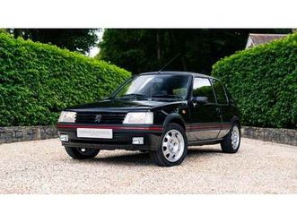 1991 peugeot 205 noir manuel, 5 vitesses conduite à droit...