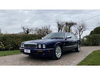 2000 daimler super v8 lwb a vendre