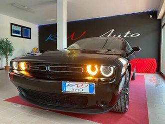 dodge challenger 3.6 v6 sxt aut. blacktop super track