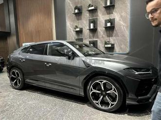 lamborghini urus essence automatique 2019
