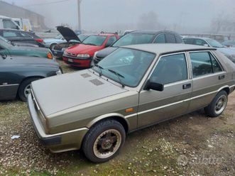 lancia delta lx