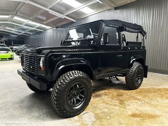 land rover defender 90 2.5 tdi soft top cabrio