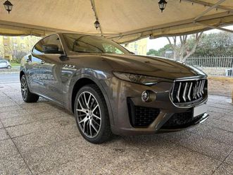 levante levante v6 awd granlusso