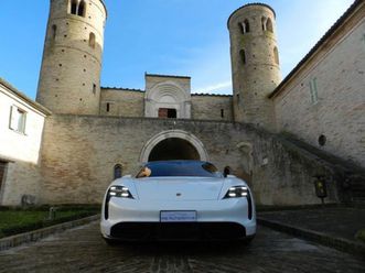 taycan taycan turbo s