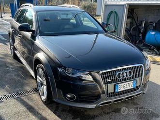 divano letto con contenitore nuovo