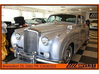 s1 sedan 4,9 rekkeseks,luksuriøs bil,mye påkost,meg,pen