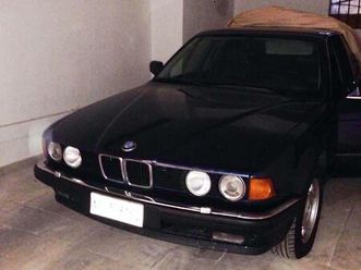 divano e due poltrone in velluto rosa