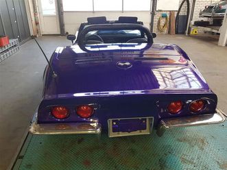 chevrolet corvette 73 cabrio purple