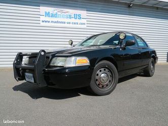 ford crown victoria p71 police interceptor 2011