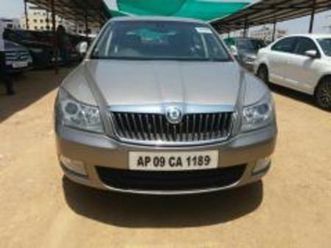 skoda laura ambiente 1.9 tdi mt 2010