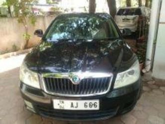 skoda laura ambition 2.0 tdi cr at 2011