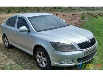 skoda laura ambition 2.0 tdi cr at 2011