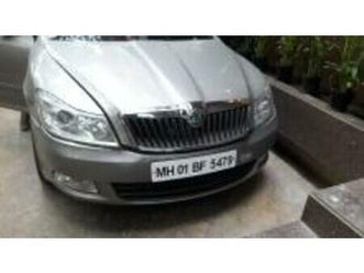 skoda laura elegance 2.0 tdi cr at 2012