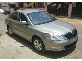 skoda laura l&k 2.0 tdi at 2010