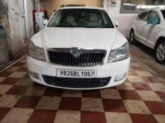 skoda laura l&k 2.0 tdi at 2011