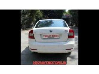 skoda laura l&k 2.0 tdi at 2012