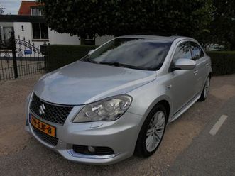 suzuki kizashi - 2.4 sport automaat 4wd *nl-auto*4x4*automaat*apk 6-2026