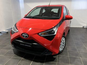 aygo 2ª serie aygo connect 1.0 vvt-i 72 cv 5 porte x-play