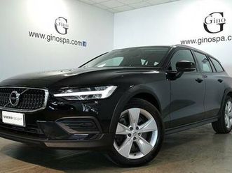 v60 cross country d4 awd geartronic business plus