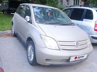 продажа toyota ist, 2003 год в новосибирске