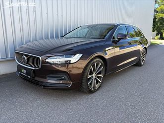 volvo v90 2.0 d4,4x4,dph,čr,momentum!!