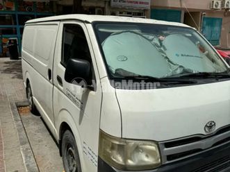used toyota hiace cargo van 2011