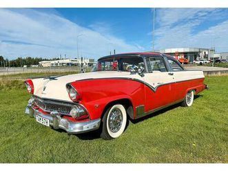 crown victoria *såld* 4.5 v8 aut omatic 19