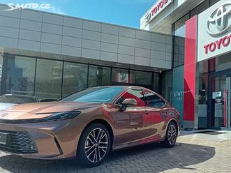 toyota camry 2,5 hev 230 k prestige