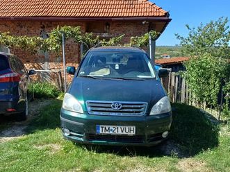 vand toyota avensis verso cu 7 locuri