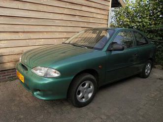 hyundai excel 1.3i ls **schuurvondst**36.000 org.km.**loopt niet**