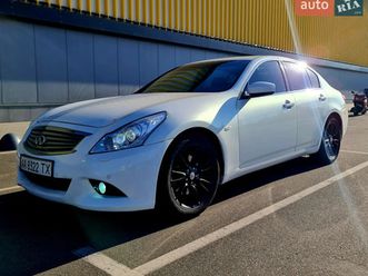infiniti g37 2010