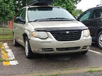2005-chrysler-town-country-limited