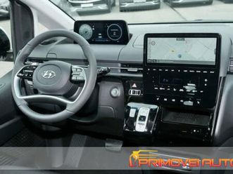 staria staria 2.2 at 2wd 7 posti luxury