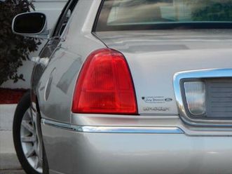 used 2007 lincoln town car signature