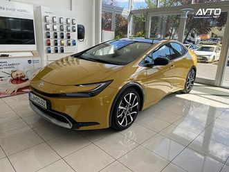 toyota prius 2.0 priključni hibrid phev elegant