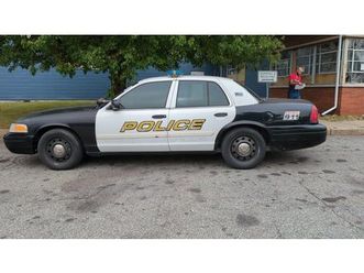 2010 ford crown victoria
