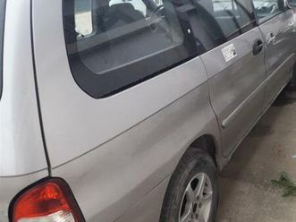 kia carnival 2001