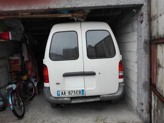u shit / nissan vanette 2283 cc